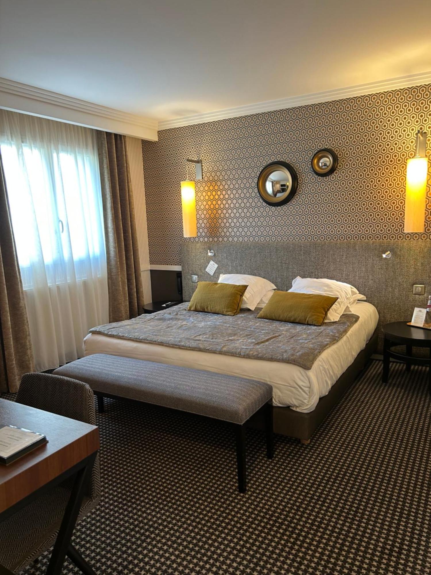 Hotel Jardin Le Pasteur Châlons-en-Champagne Eksteriør billede