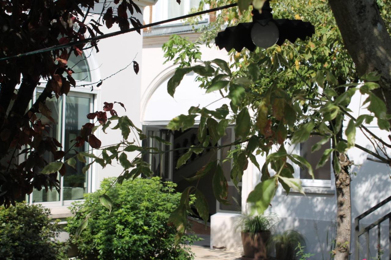 Hotel Jardin Le Pasteur Châlons-en-Champagne Eksteriør billede